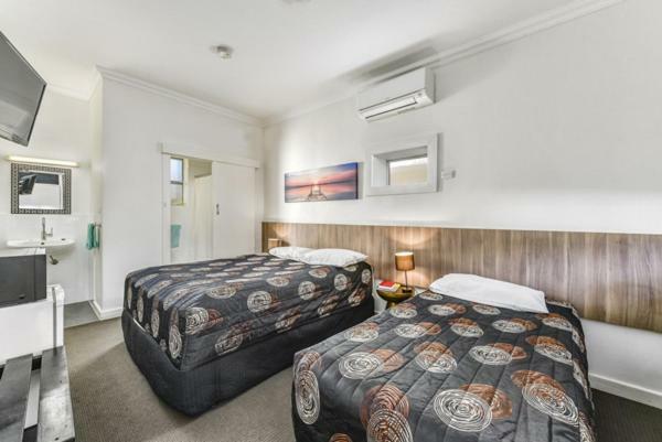 נרקורט Rest Motels מראה חיצוני תמונה